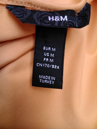 Продам комплект:
Топ 
Фирма H&M 
Цвет золотистый. 
Размер EUR M US M FR . . фото 4